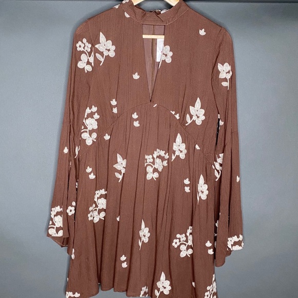 Honey & Belle Belle Sleeve Choker Lace Dress NWT L - Picture 4 of 11